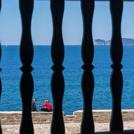 Seaview Apartament *